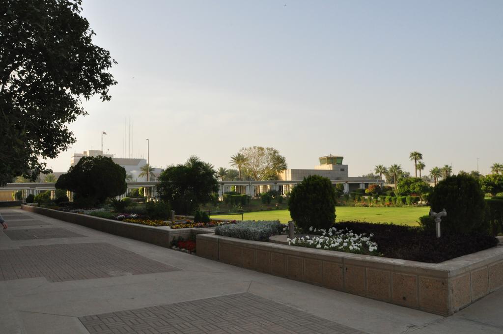 Royal Tulip Alrasheed Hotel Baghdād Exteriör bild