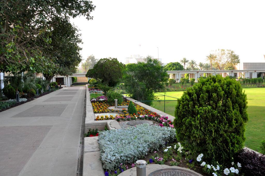 Royal Tulip Alrasheed Hotel Baghdād Exteriör bild