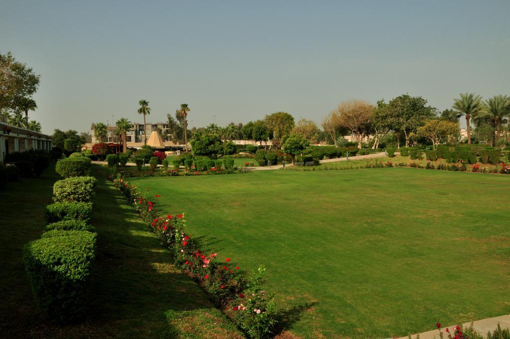 Royal Tulip Alrasheed Hotel Baghdād Exteriör bild