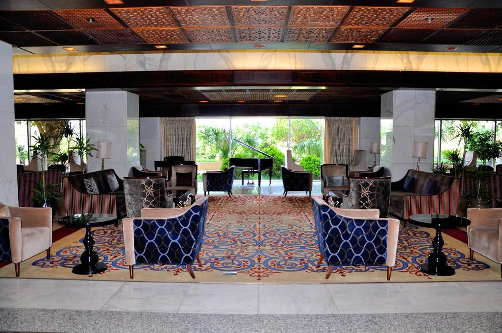 Royal Tulip Alrasheed Hotel Baghdād Exteriör bild