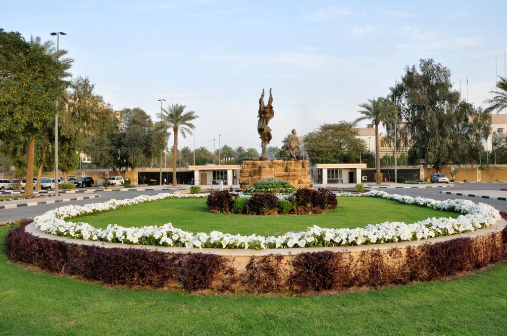 Royal Tulip Alrasheed Hotel Baghdād Exteriör bild