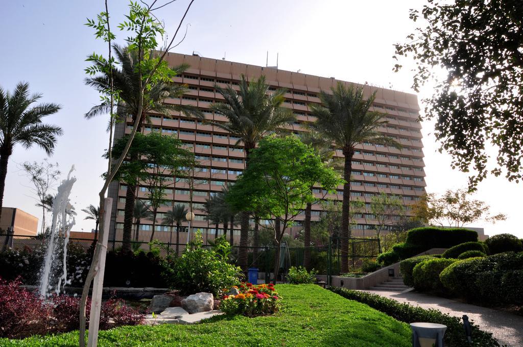 Royal Tulip Alrasheed Hotel Baghdād Exteriör bild