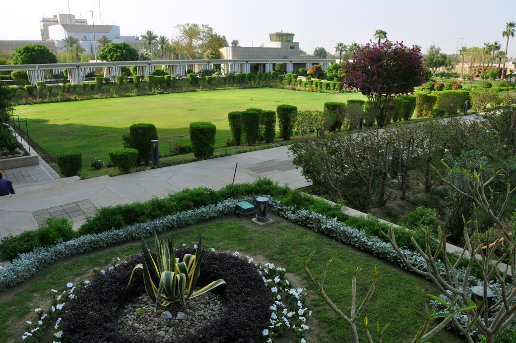 Royal Tulip Alrasheed Hotel Baghdād Exteriör bild