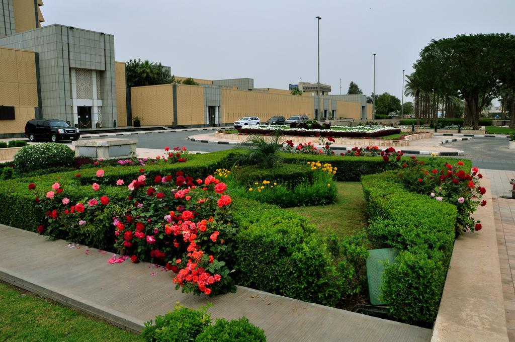 Royal Tulip Alrasheed Hotel Baghdād Exteriör bild