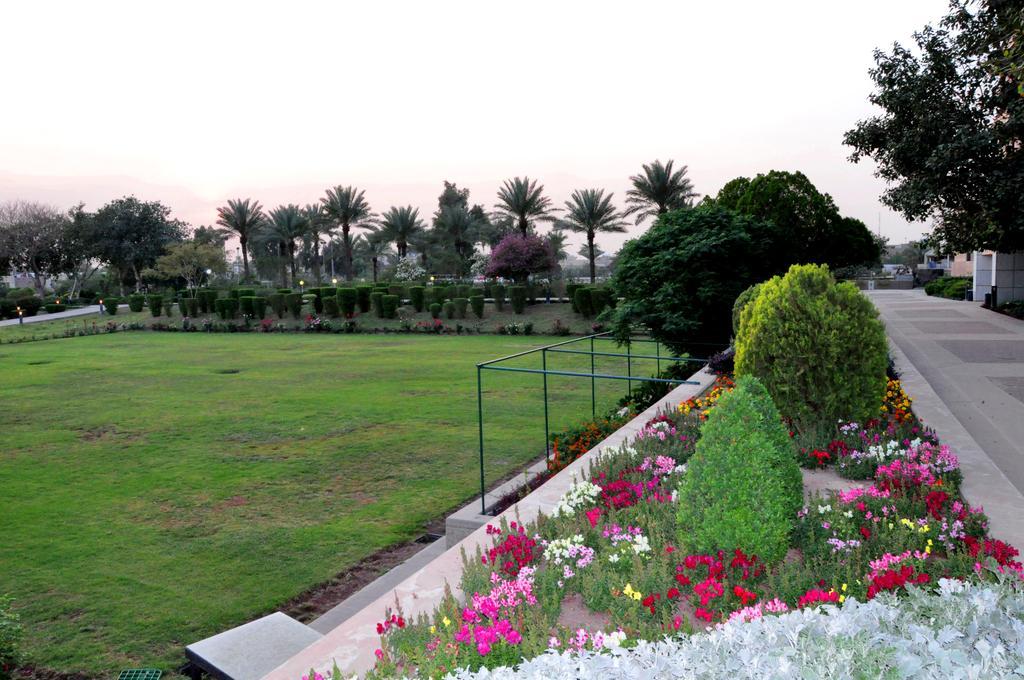 Royal Tulip Alrasheed Hotel Baghdād Exteriör bild