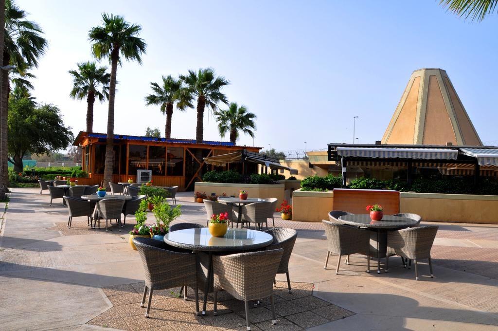 Royal Tulip Alrasheed Hotel Baghdād Exteriör bild