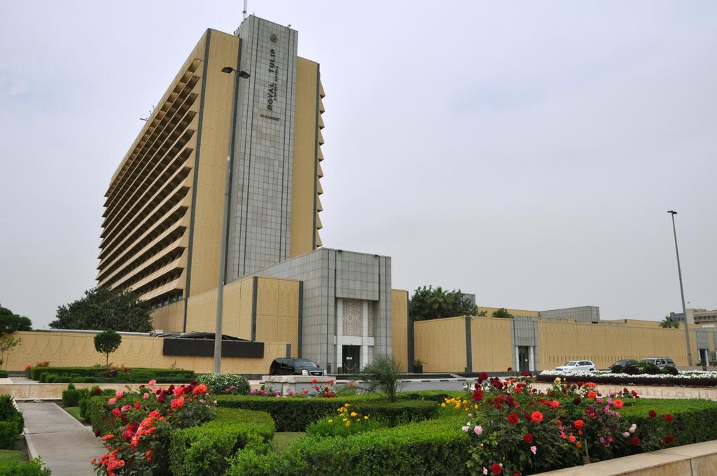 Royal Tulip Alrasheed Hotel Baghdād Exteriör bild